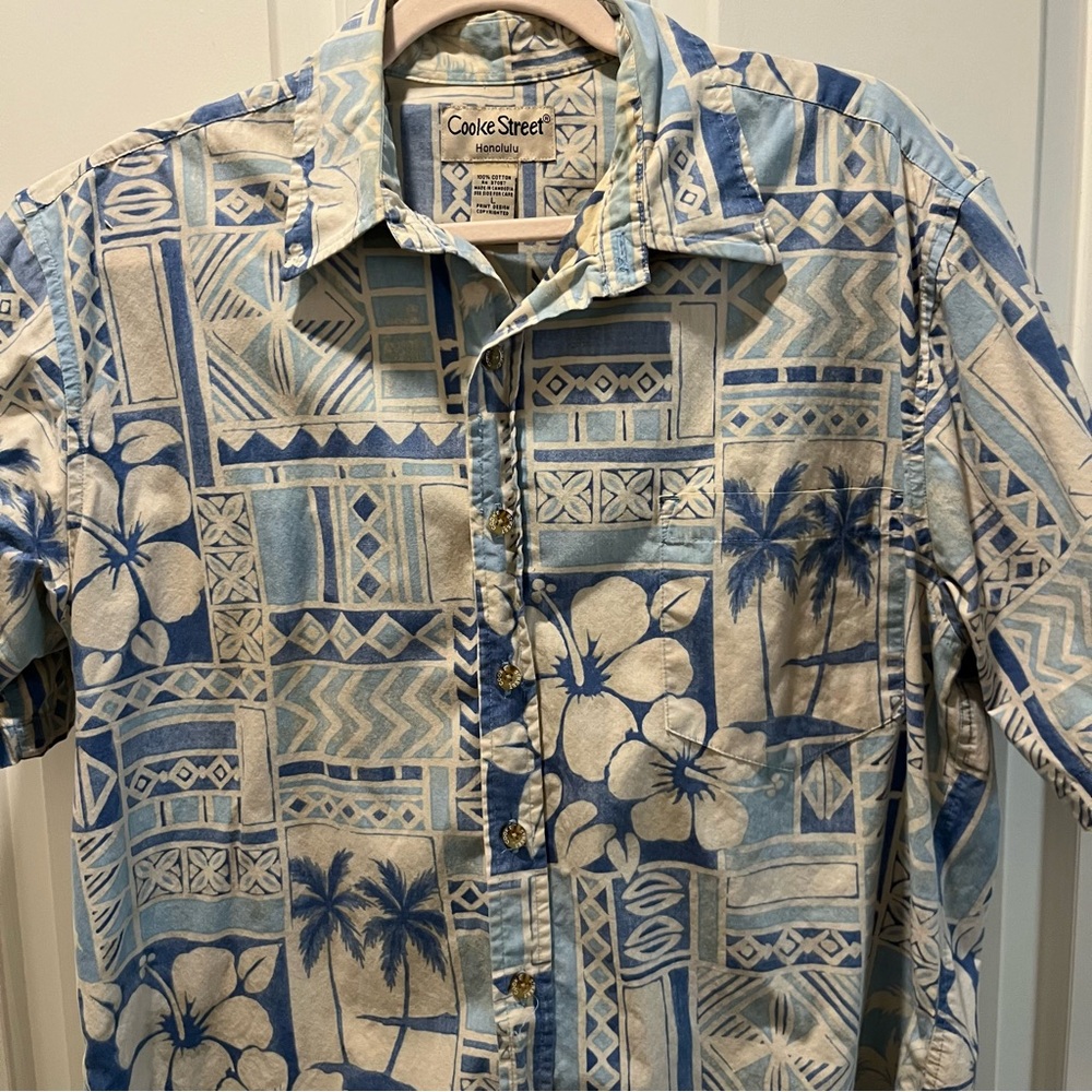 Cooke Street Hawaiian Short-Sleeve Button-Down in Blue & Cream